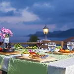 Amphora Otel Kaş
