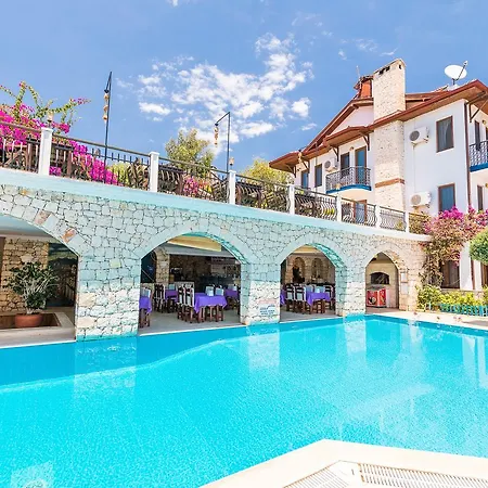 Amphora Hotell 5*